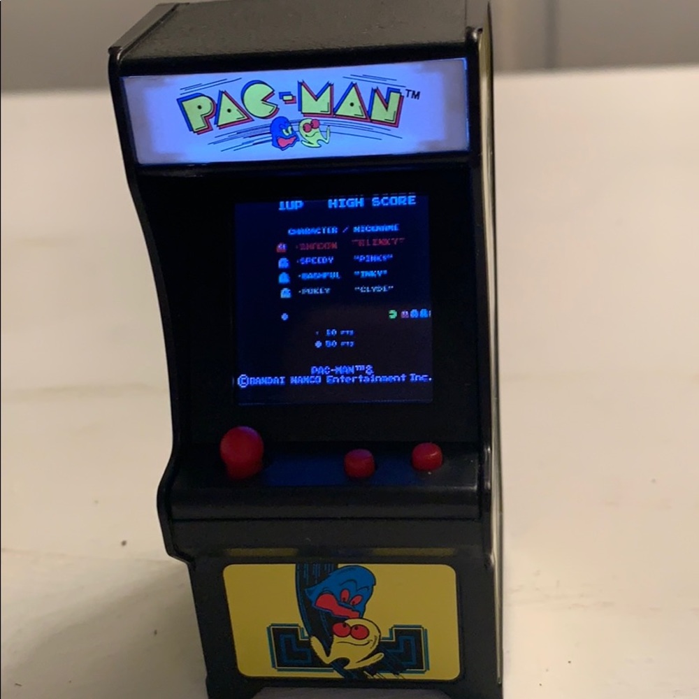 Pac-Man mini keychain game-works!